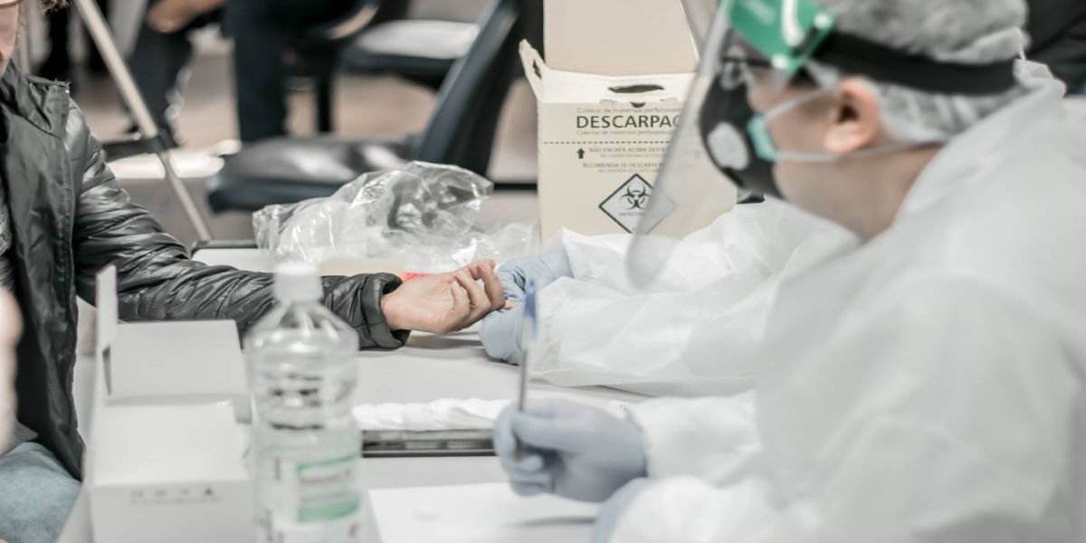 Covid-19: Unioeste aplica testes rápidos em servidores da Receita Federal