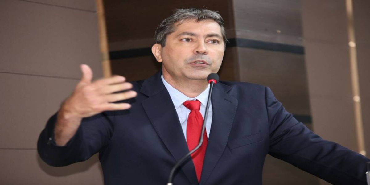 Paulo Porto denuncia ao MP propaganda da prefeitura sobre Covid-19