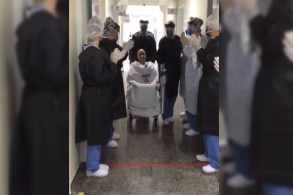 Morador de Cascavel de 62 anos recebe alta do Hospital de Retaguarda