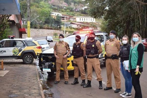 Estabelecimento é lacrado pela vigilância sanitária durante ação de combate a Covid-19
