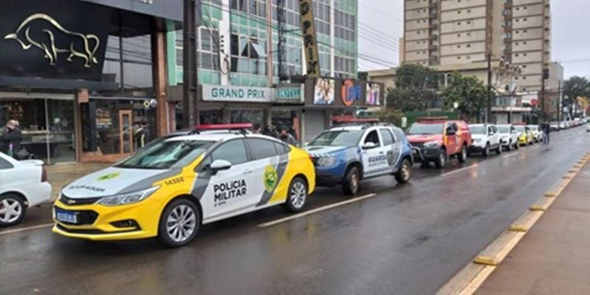 Força tarefa percorre ruas no centro de Cascavel para cumprir decreto do isolamento