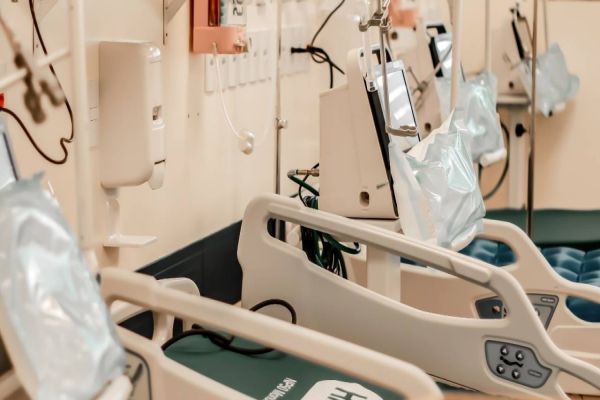Hospital Universitário disponibiliza 10 novos leitos de UTI na Ala Covid-19
