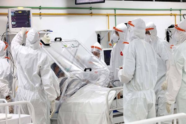 Lei prioriza teste do coronavírus para profissionais em contato com infectados