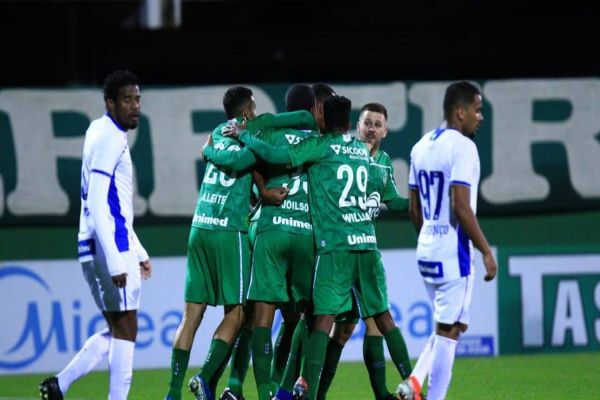 Federação catarinense adia quartas de final do Estadual