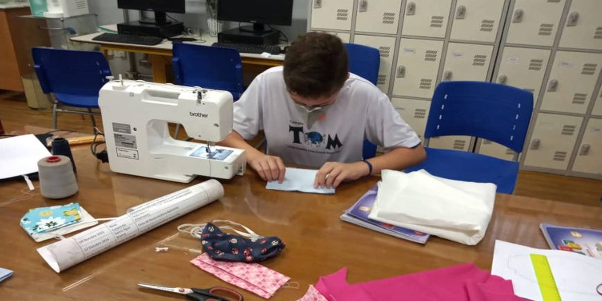 Estudantes da rede estadual produzem máscaras para doação