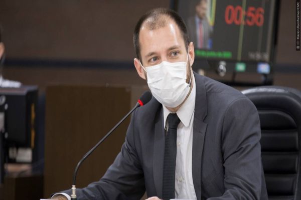 Fernando Hallberg pede suspensão de sigilo em seu processo na Comissão de Ética