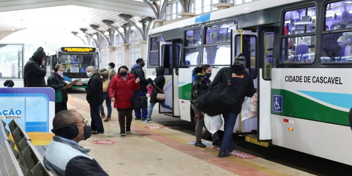 Transporte coletivo passa a circular das 5 horas às 21 horas a partir desta quarta-feira (15)