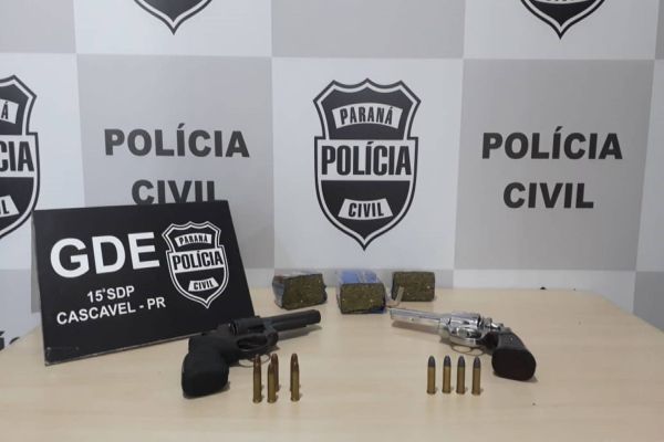 GDE apreende dinheiro, drogas e revólveres calibre 38 em residência no Bairro Floresta