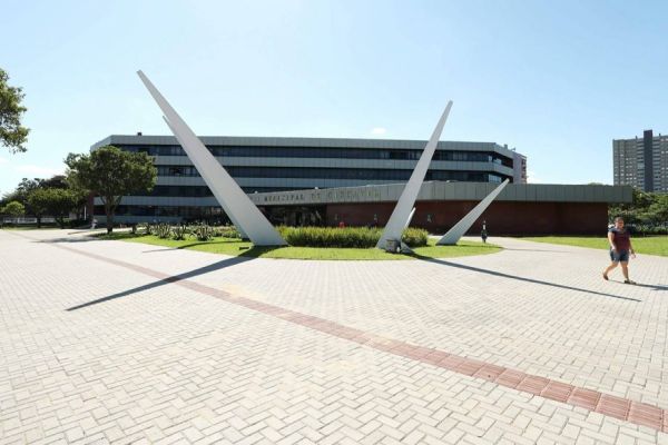 Mesmo com a pandemia, 21% das empresas aumentaram contratações em Cascavel