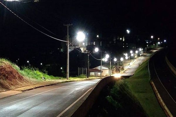 Corbélia: Alvorada do Sol ganha a iluminação pública na marginal da rodovia 369