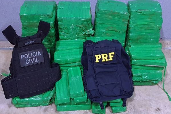 Denarc Cascavel apreende mais de 150 kg de maconha em Laranjeiras do Sul.