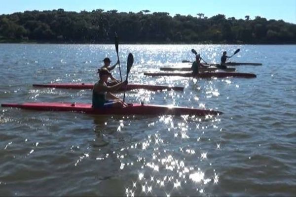 Seleção brasileira feminina de canoagem velocidade estará no lago de Cascavel