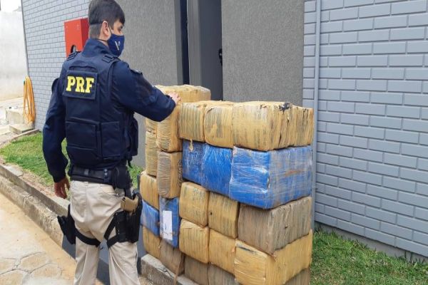 PRF apreende mais de meia tonelada de maconha, na região de Guarapuava