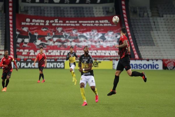FC Cascavel sai em desvantagem no primeiro jogo da semifinal do Paranaense 2020