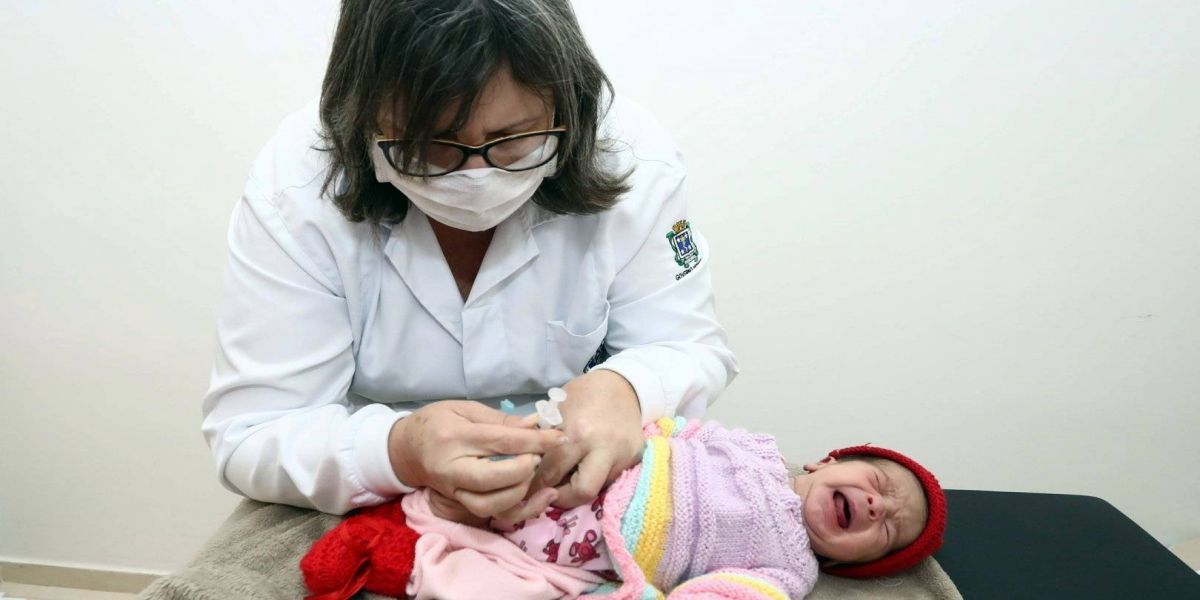 Cascavel recebe 1,4 mil doses de pentavalente e inicia vacinação de crianças