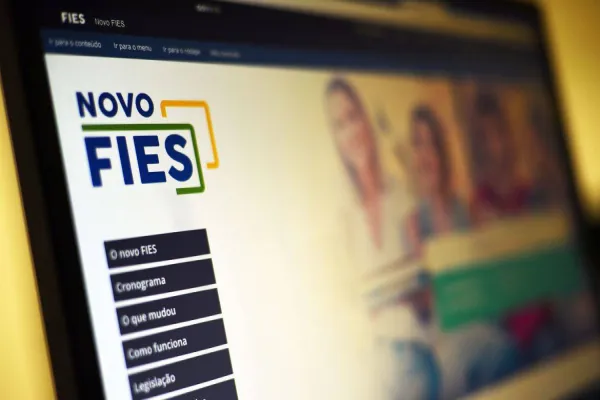 Foto relacionada a notícia: Estudantes podem se inscrever no Fies a partir de hoje