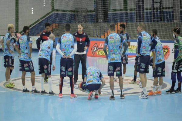 Cascavel Futsal retorna aos treinos no Ginásio da Neva