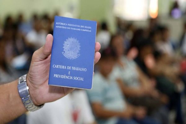 Mais de 100 mil empregados: Paraná é líder no 1º semestre nas contratações via Rede Sine