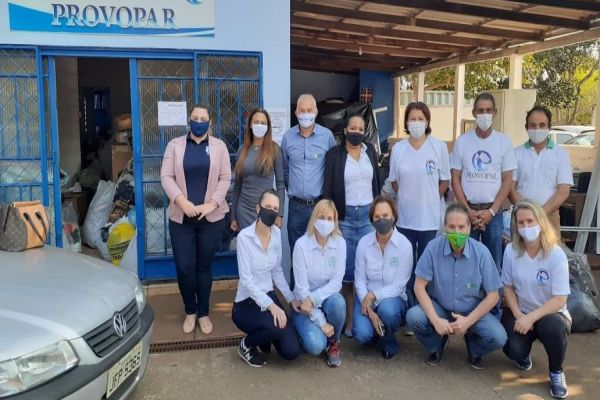 Agricultoras distribuem doações para três entidades de Cascavel