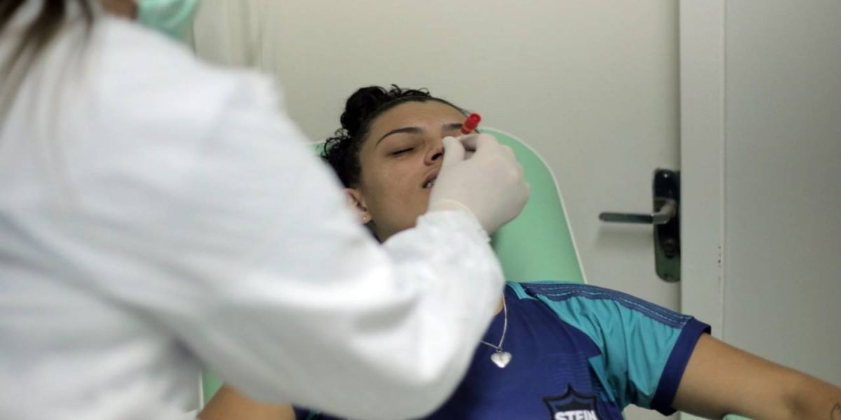 Atletas da Stein Cascavel Futsal realiza teste de covid-19