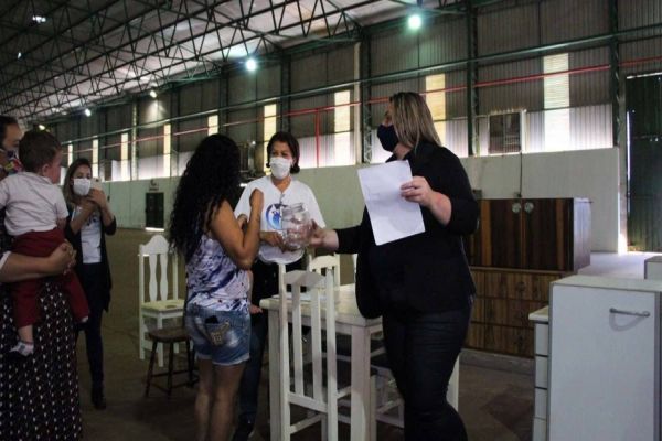Famílias do incêndio do Interlagos reservam as doações arrecadadas pelos cascavelenses
