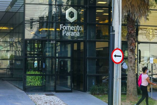Fomento Paraná avança em projeto digital para microcrédito