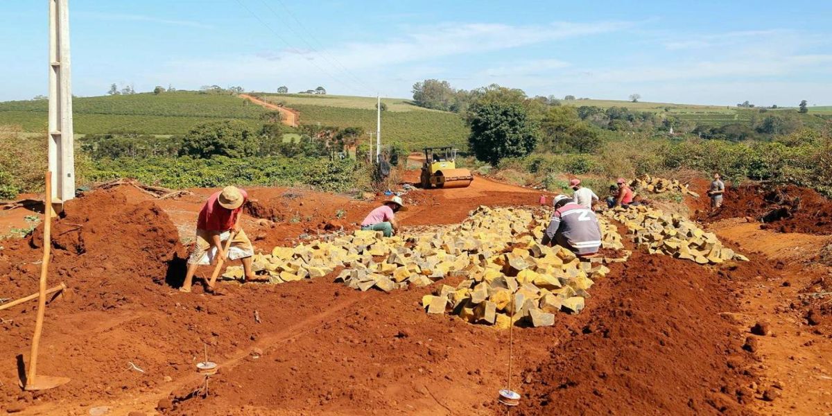 Governo renova artérias de escoamento da safra em Ivaiporã