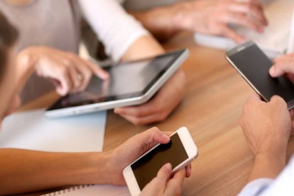 Ciclo de debates sobre o projeto de combate às fake news discute educação midiática