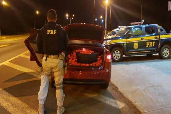 PRF apreende quase 700 quilos de maconha em Catanduvas (PR)