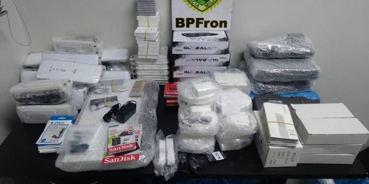 BPFRON apreende mercadorias estrangeiras em Santa Helena - PR