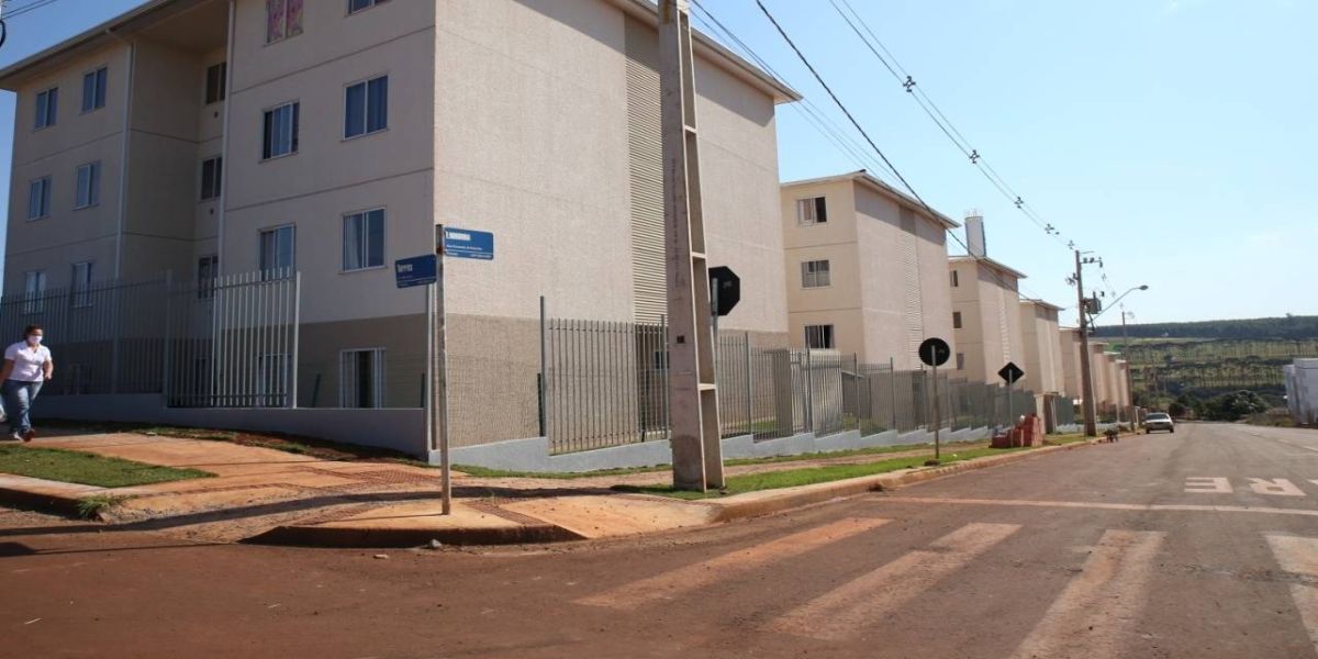 Após pedido de Alécio Espínola, ponto de ônibus é instalado no Floresta