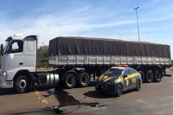 PRF recupera, em Guaíra (PR), semirreboque roubado em Santa Catarina desde janeiro deste ano