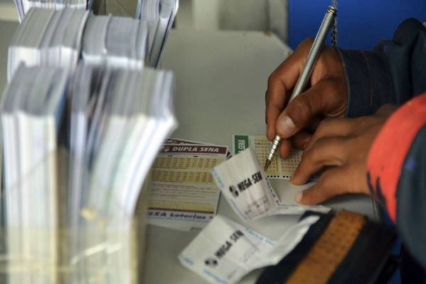 Mega-Sena acumula e prêmio vai a R$ 11 milhões