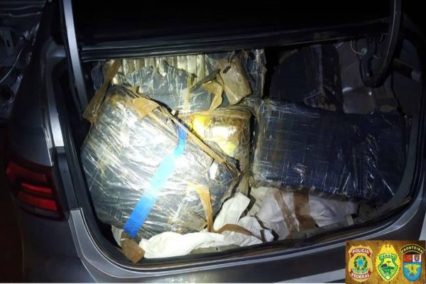 BPFRON e PF apreendem  veículo com 406kg de maconha na  Operação Hórus em Foz do Iguaçu-PR