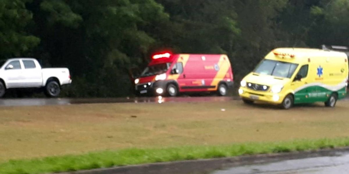 Jovem fica ferido, após se envolver em colisão de trânsito na marginal da BR-277