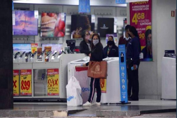 Vendas no comércio paranaense crescem em junho