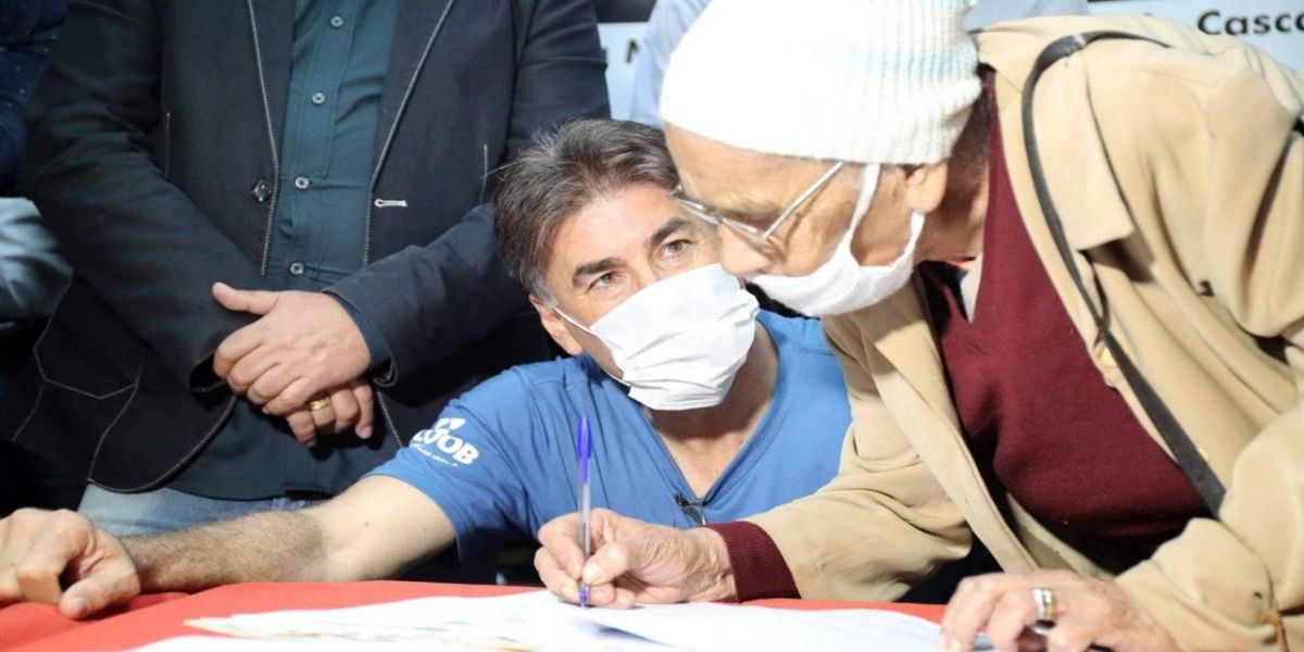 Jardim Araucária: Mais 370 imóveis são regularizados em Cascavel