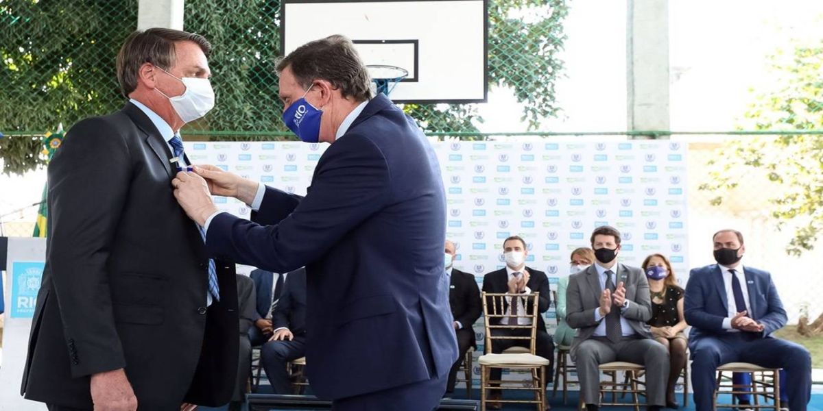 Bolsonaro inaugura escola cívico-militar no Rio