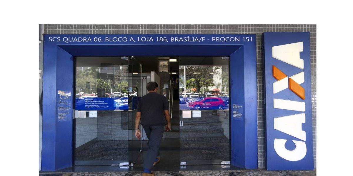 Caixa paga auxílio emergencial para pessoas do Bolsa Família