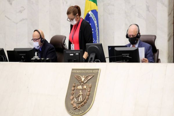 Projeto que cria o Programa Cartão Social avança na Assembleia