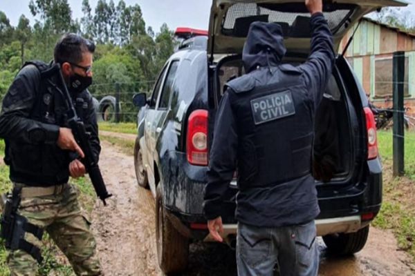 Vizinho que estuprava menina de 12 anos quando os pais saíam para trabalhar é preso em Castro