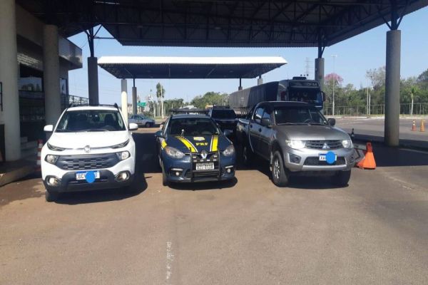 PRF recupera dois veículos que encontravam-se adulterados em Guaíra