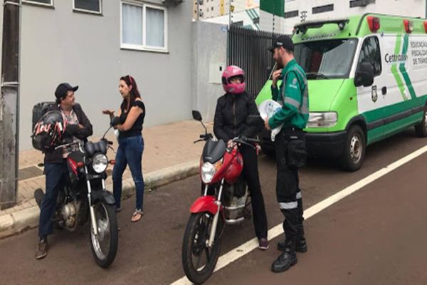 Agentes da Transitar realizam abordagem educativa na área do EstaR nesta sexta (4) e no sábado (5)