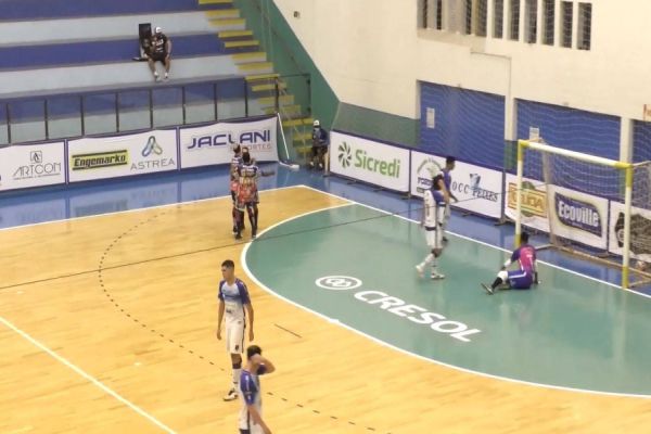 Terceira estreia seguida fora de casa e terceira vitória do Cascavel Futsal