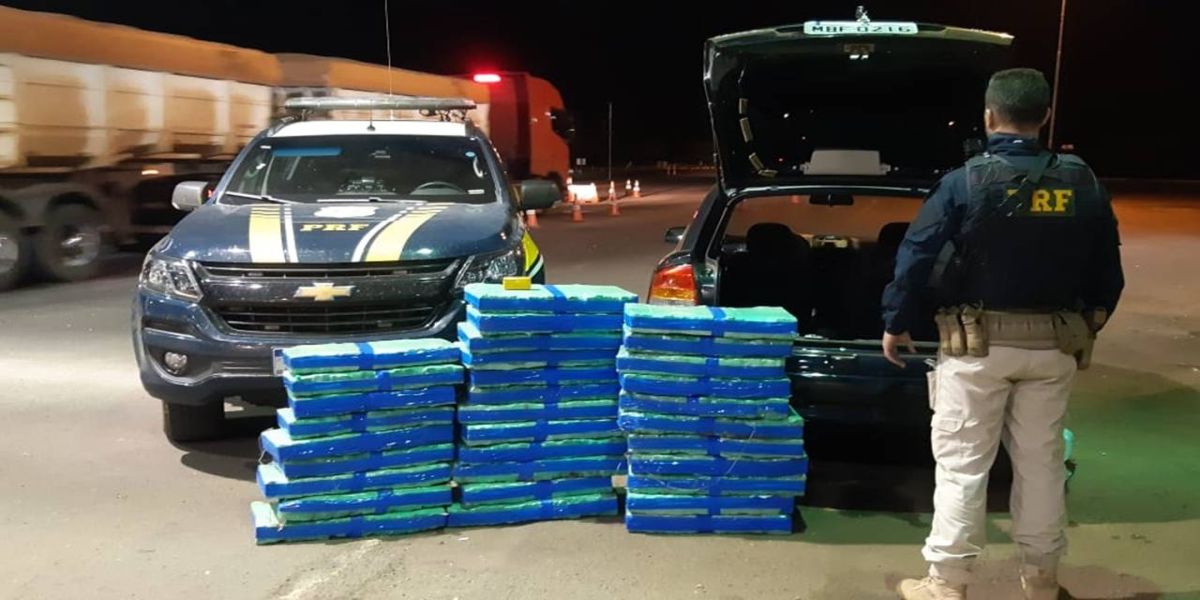 PRF de Guaíra apreende mais de 300 kg de maconha