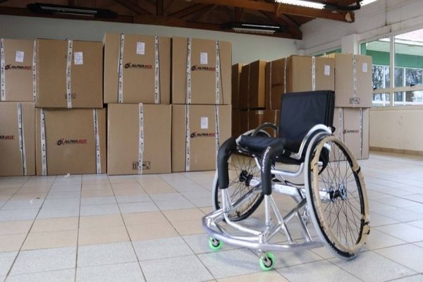Emendas de Pacheco destinam kits esportivos e cadeiras de rodas especiais para Cascavel