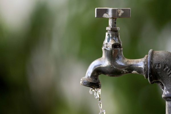 Alto consumo pode comprometer abastecimento em bairros da região norte de Cascavel