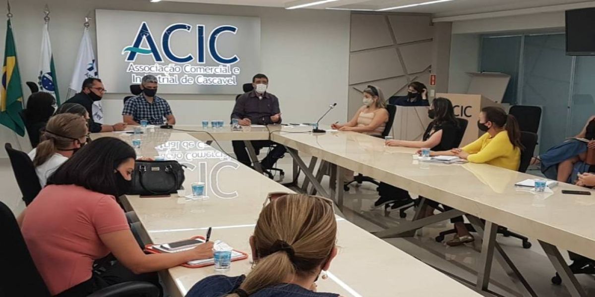 Administração e empresários criam canal para pensar o retorno às aulas