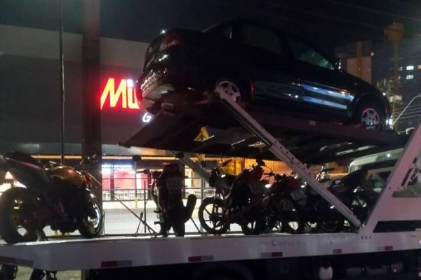 Transitar: Fiscalizações no trânsito da Avenida Brasil em Cascavel.
