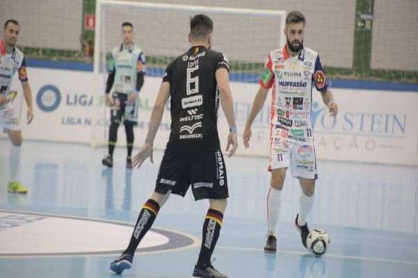 Cascavel Futsal bate o Blumenau e passa a ser o vice líder do grupo B